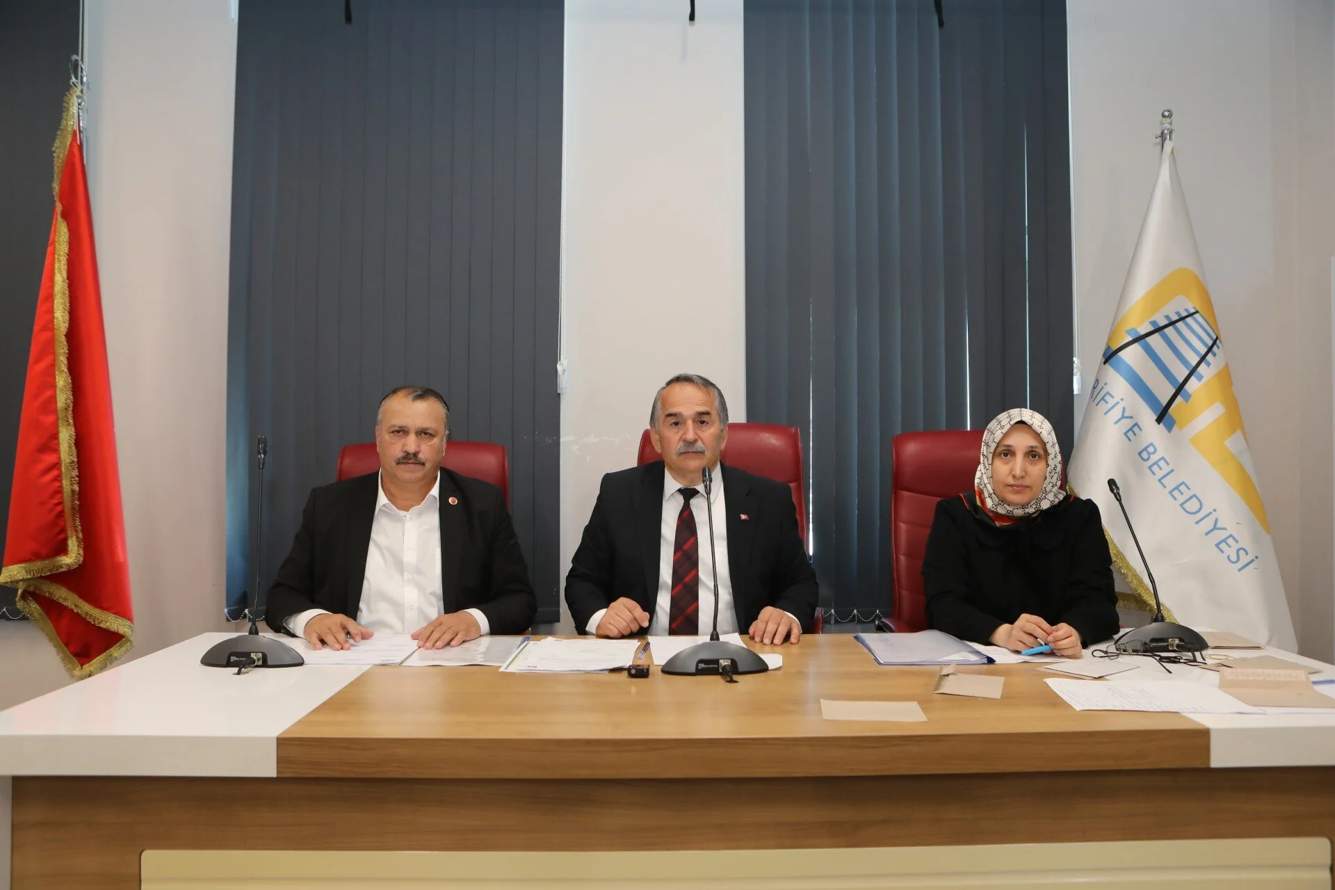 Arifiye Belediyesi'nde Yeni Dönem İlk Meclis Toplantısı Yapıldı!
