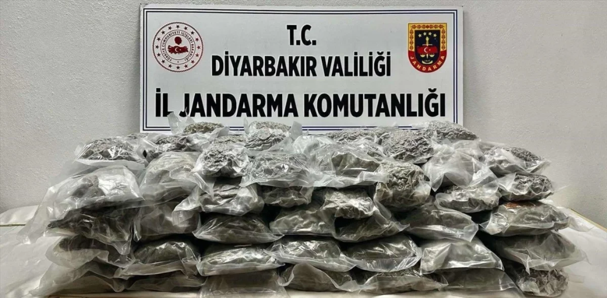 Diyarbakır'da 71 Kilogram Kubar Esrar Ele Geçirildi