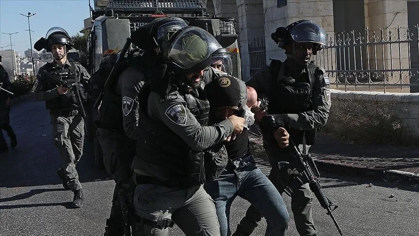 Batı Şeria ve Doğu Kudüs'te 7 Ekim 2023'ten bu yana gözaltına alınanların sayısı 8 bin 445'e çıktı
