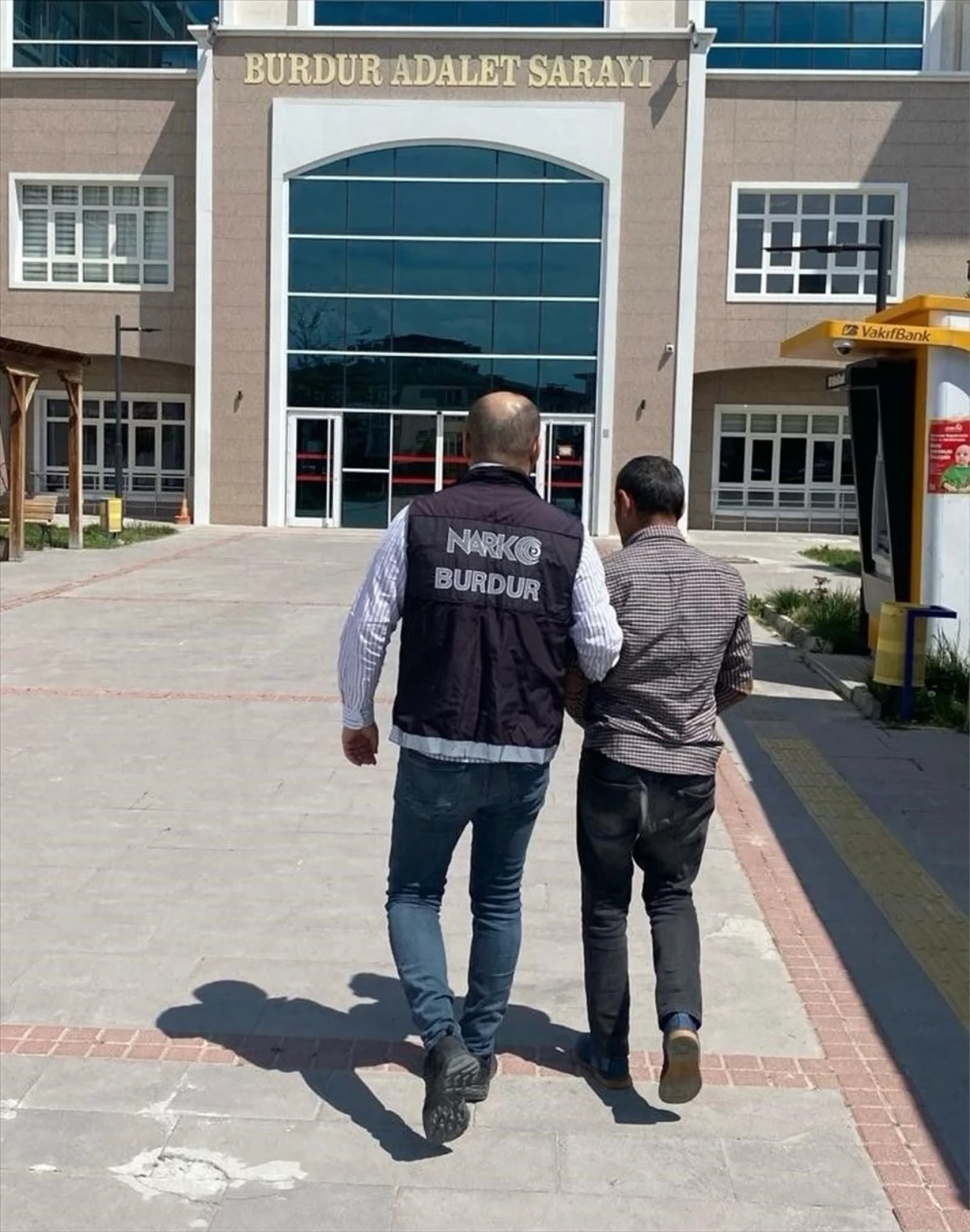 Burdur'da Uyuşturucu Operasyonu: 2 Tutuklama