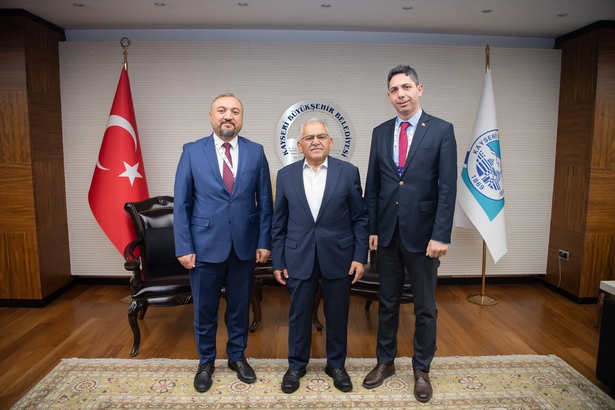 Kayseri Büyükşehir Belediye Başkanı TÜBİTAK yetkililerini ağırladı