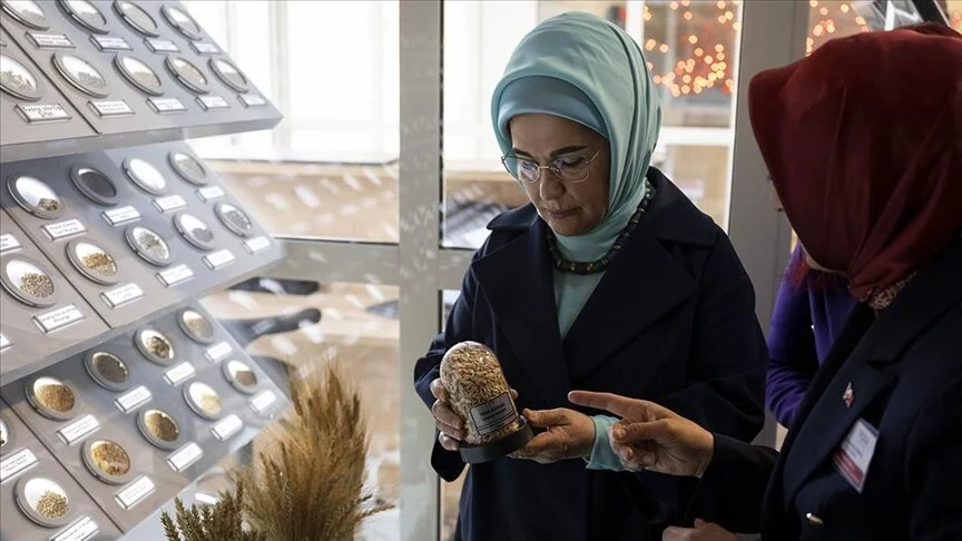 Emine Erdoğan'dan Ankara'daki dünyanın en büyük üçüncü tohum gen bankasına ziyaret