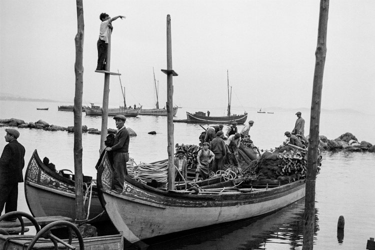 Ara Güler'in ″Kumkapı Balıkçıları″ sanatseverlerin karşısında