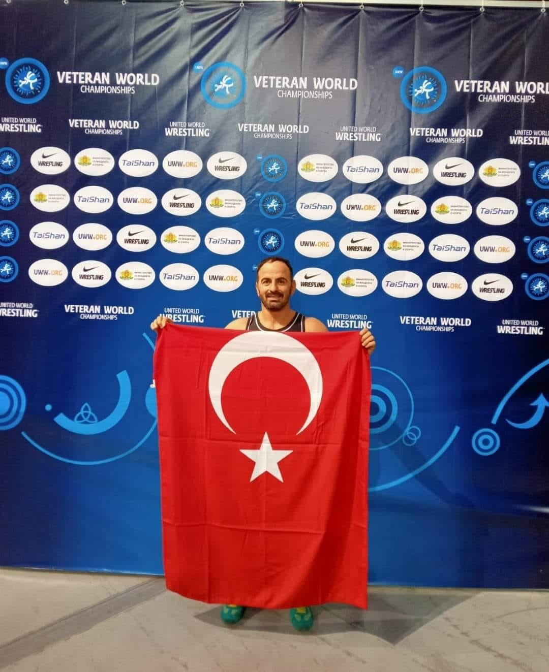 Abdulhamit Altun Dünya Şampiyonu oldu