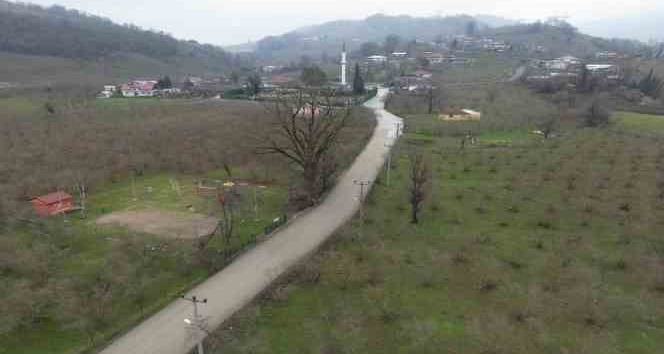 Akyazı Ballıkaya'da beton yol çalışmaları tamamlandı