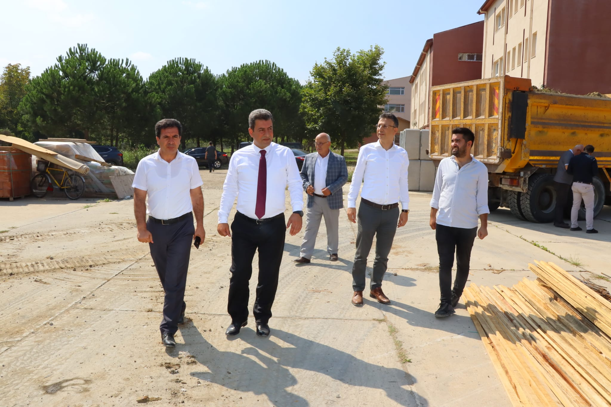 Alaağaç'a iki yeni okul