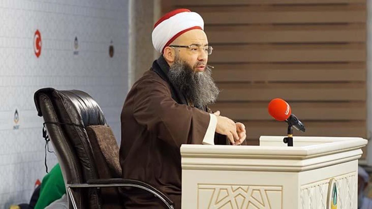 Cübbeli Ahmet'ten Diyanet'e cami eleştirisi: Müezzin gelirse imam gelmiyor!