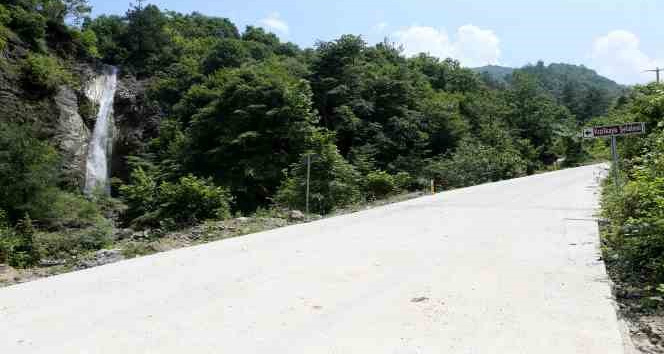 Geyve'nin kırsalına 14 kilometre yeni beton yol