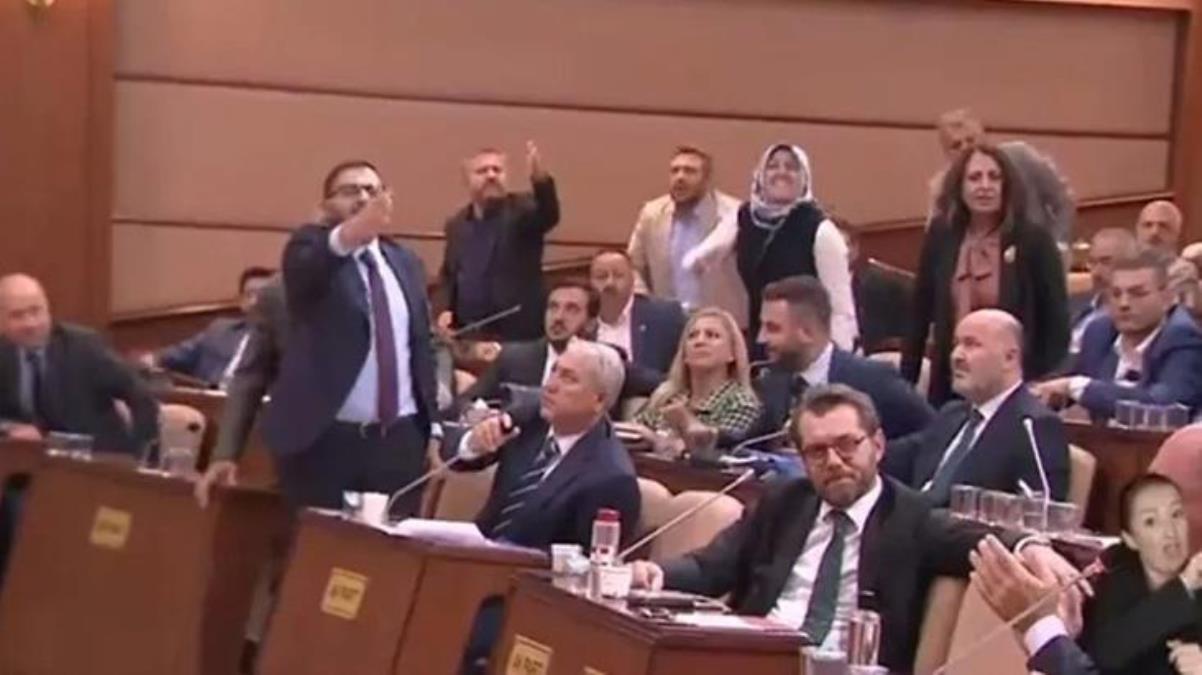 İBB Meclisi'ne Vahdettin tartışması damga vurdu! CHP'liler ve AK Partililer birbirine girdi