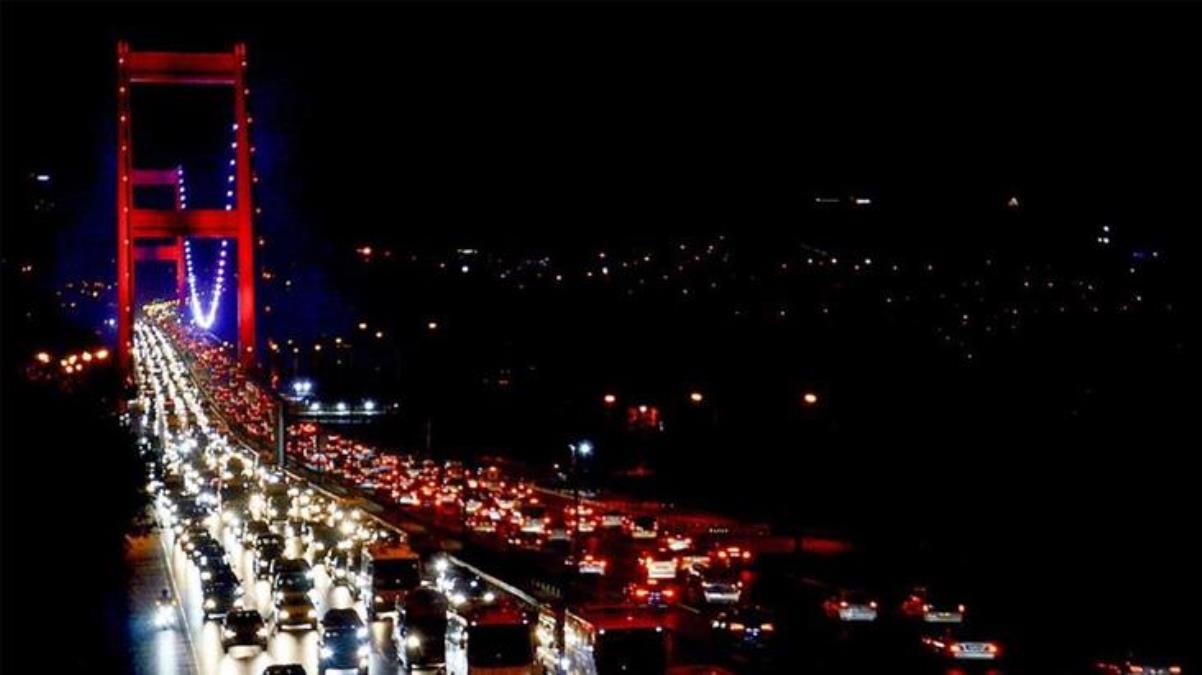 İstanbul'da yollar kilit! Sürücüler iki yaka arasında sıkıştı kaldı