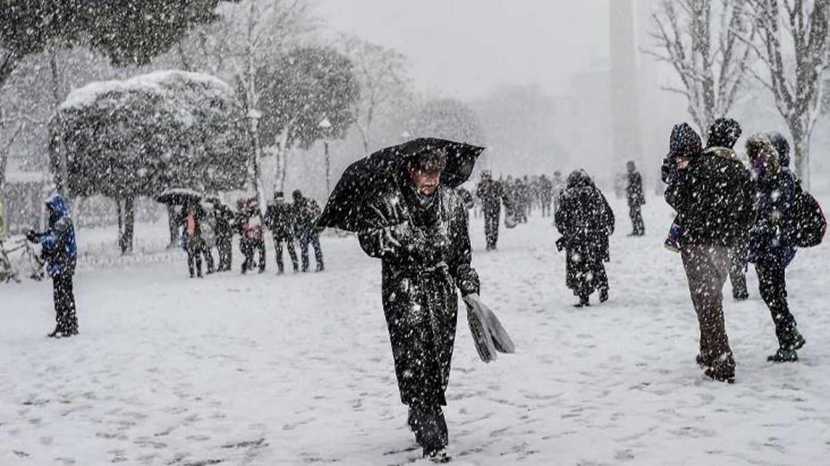 Megakent resmen donacak! İstanbul'a ilk kar yağışı için tarih verildi