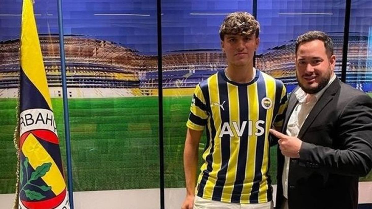 Ortaya çıkan paylaşım başını yaktı! Fenerbahçe, dün sözleşme imzaladığı futbolcuyu bugün apar topar gönderiyor