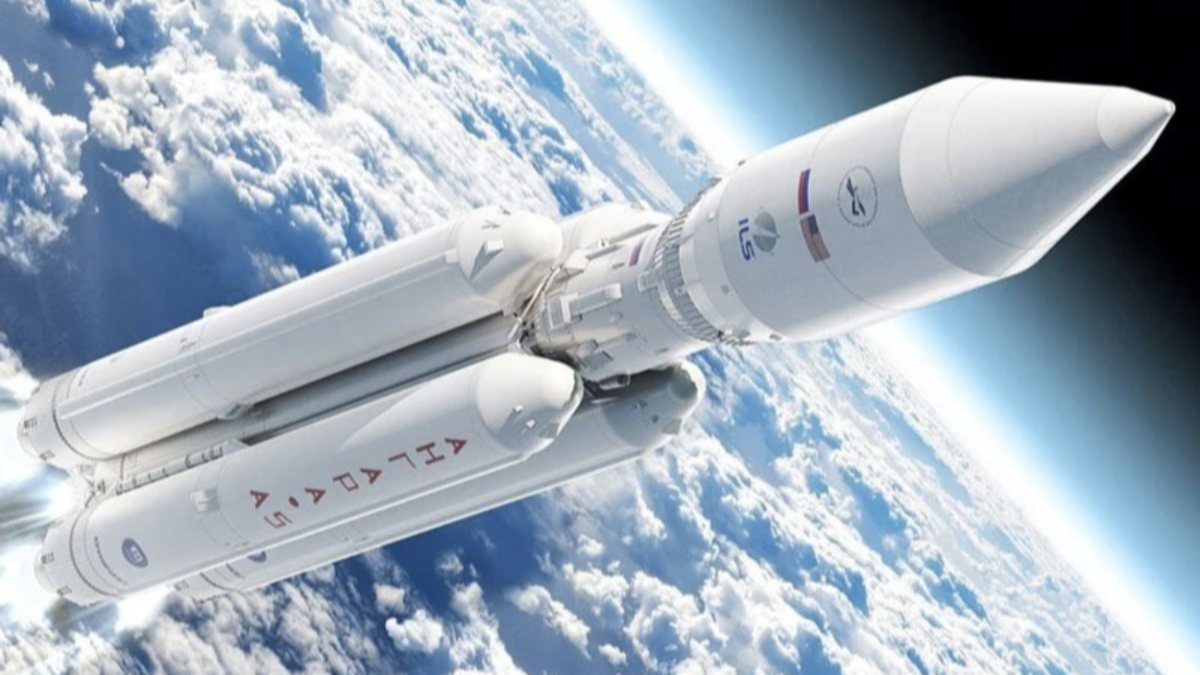 Rusya, Angara roketiyle gizemli uydusunu fırlattı