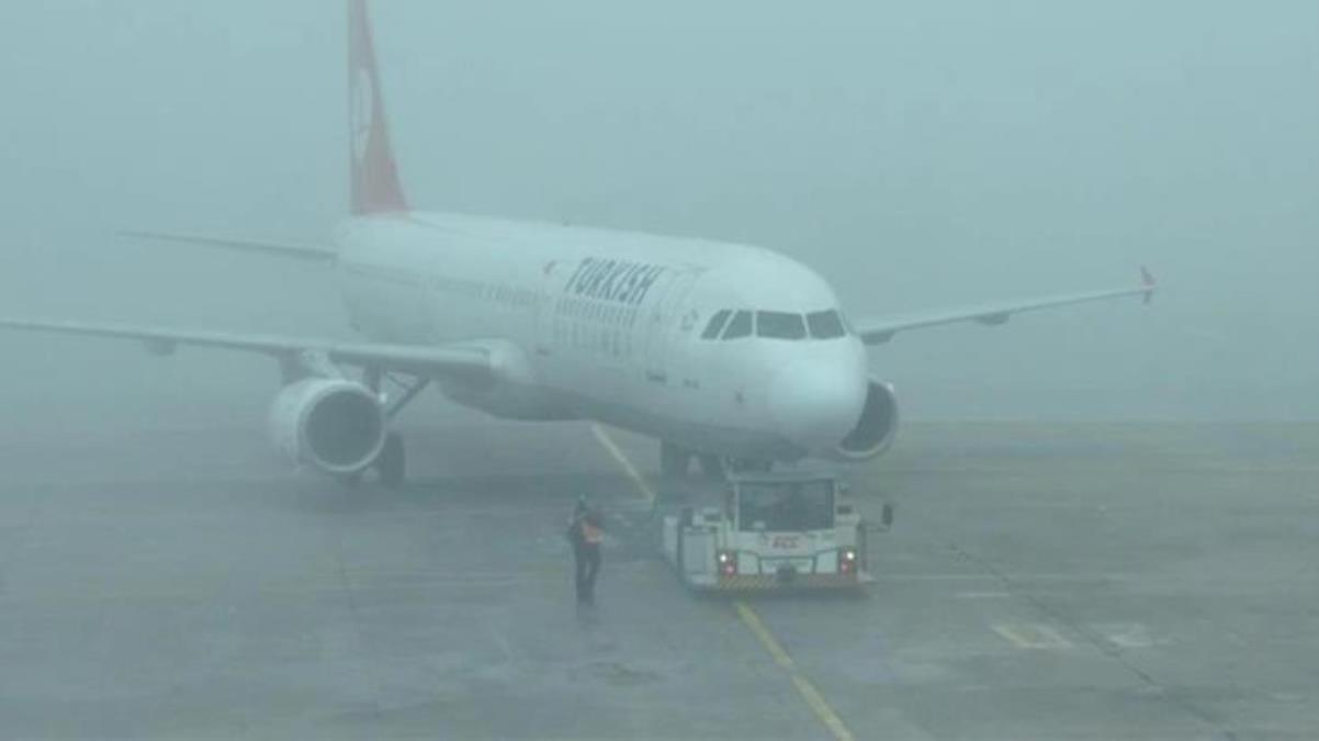 Sabiha Gökçen'de sis nedeniyle seferlerde aksama! Uçaklar İstanbul Havalimanı'na yönlendirildi
