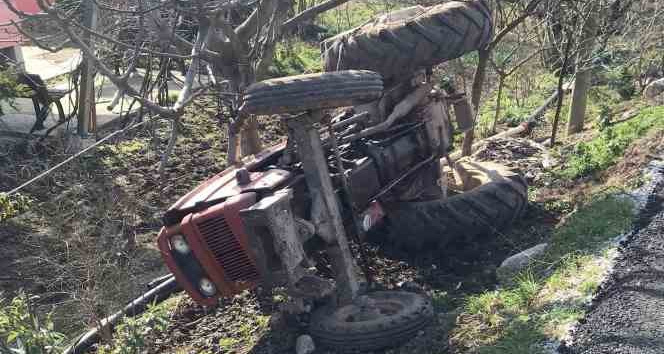 Sakarya'da traktör devrildi: 1 yaralı