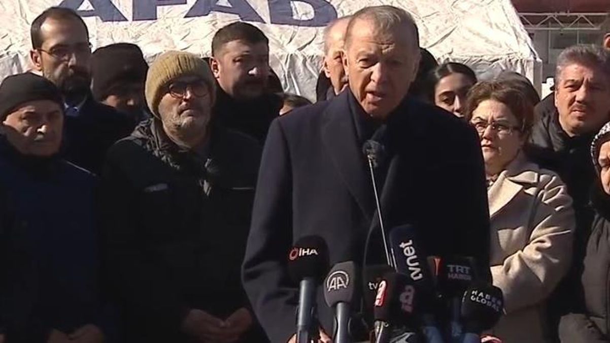 Son Dakika: Cumhurbaşkanı Erdoğan: Depremzedeleri Antalya ve Mersin'deki otellere yerleştirebiliriz