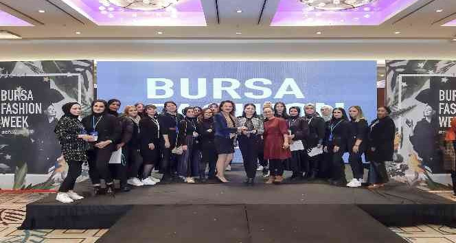 SUBÜ'lü öğrenciler Bursa'da defile deneyimi kazandı