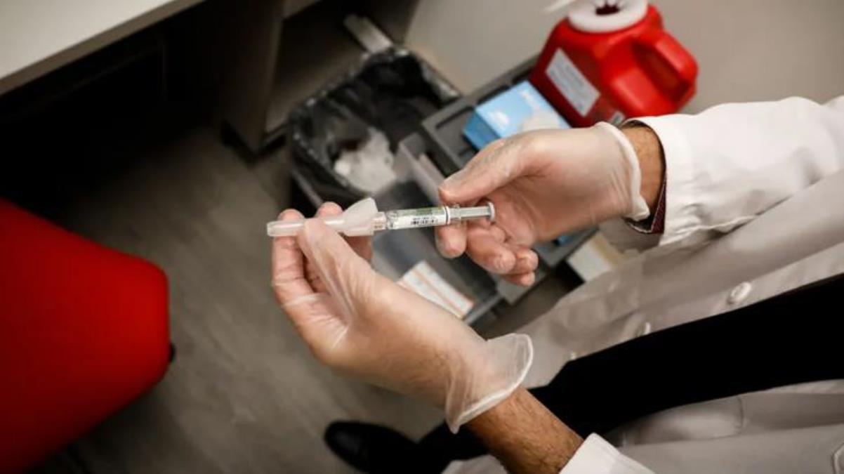 Türkiye'nin yeterli miktarda grip aşısı var mı? Kış ayları yaklaşırken milyonların merak ettiği soru yanıt buldu