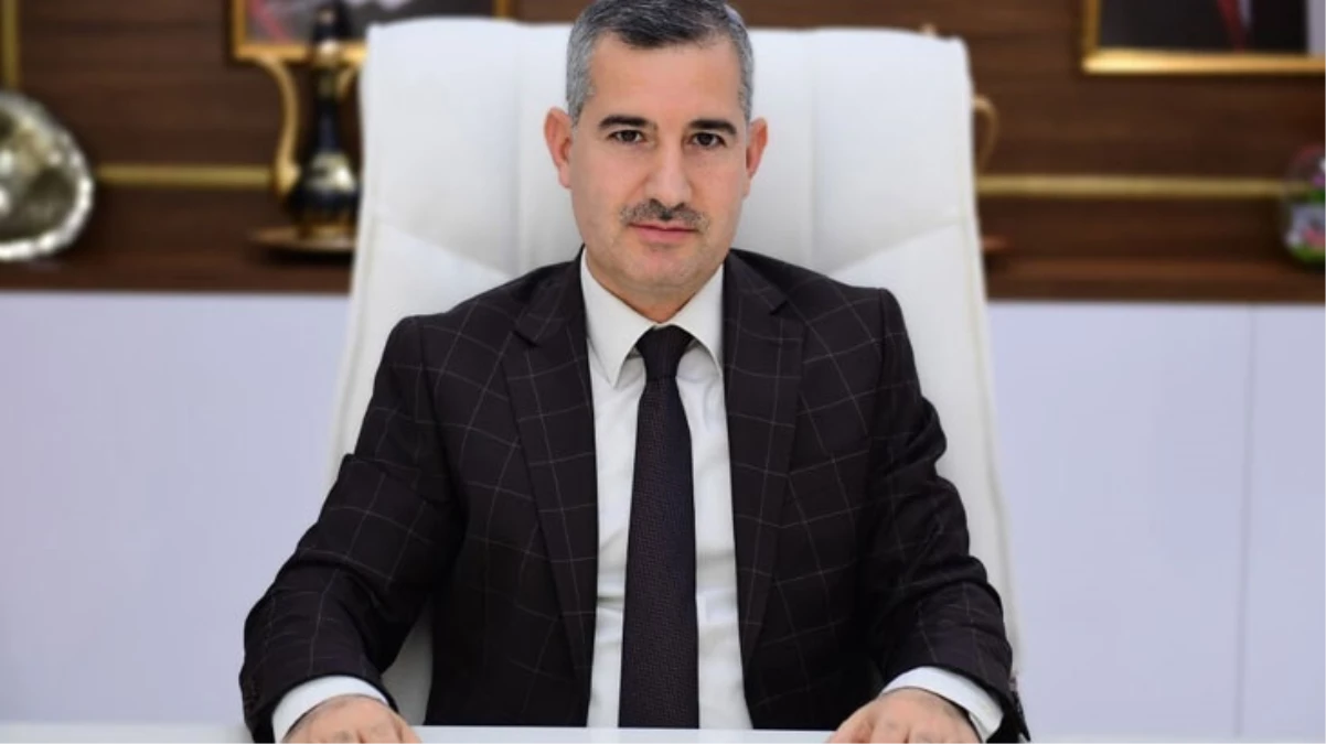 Yeşilyurt Belediye Başkanı Mehmet Çınar, eşini istisnai kadroda memur yaptı