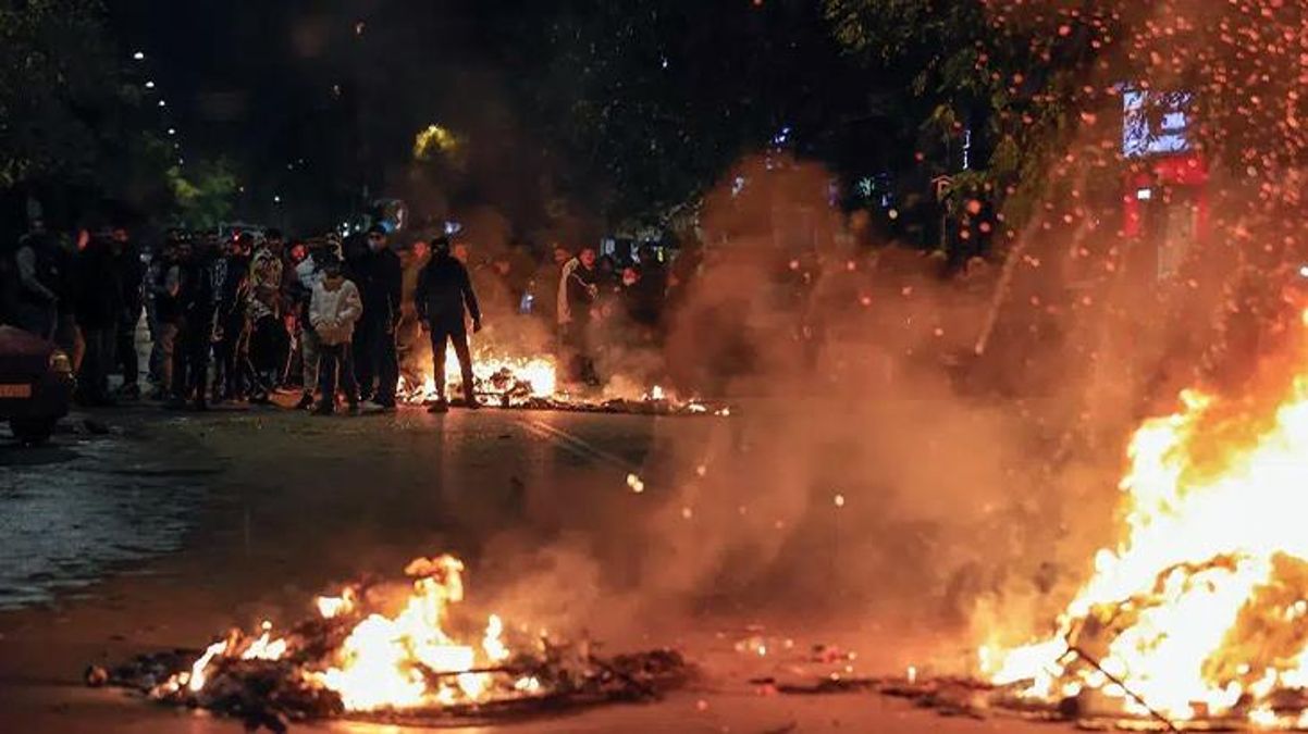 Yunanistan'da polis 16 yaşındaki genci vurdu, halk sokağa döküldü