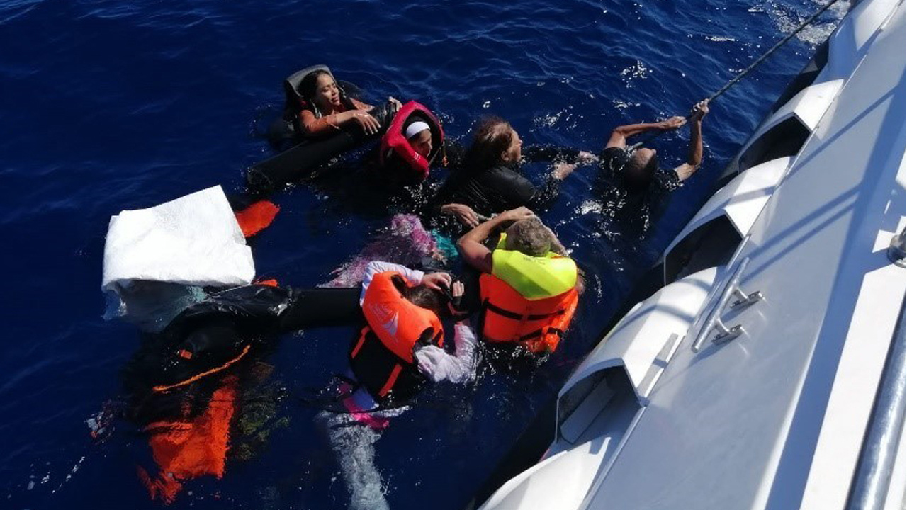 Yunanistan'ın Türk karasularına ittiği 2'si bebek 6 göçmen hayatını kaybetti!