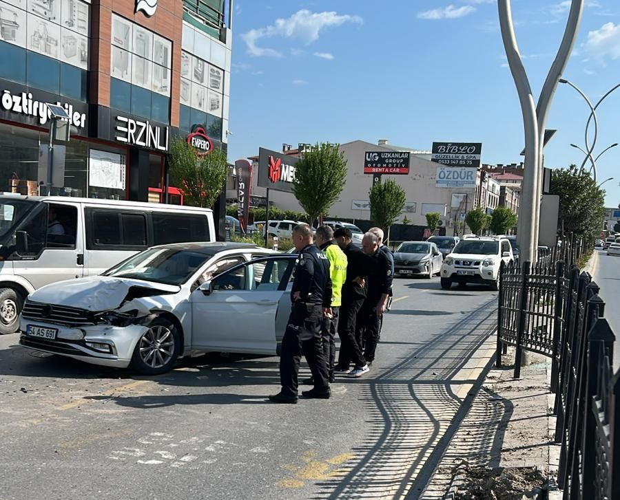 Yenicami’de peş peşe kazalar: Vatandaşlar yaya geçidi için düzenleme istiyor
