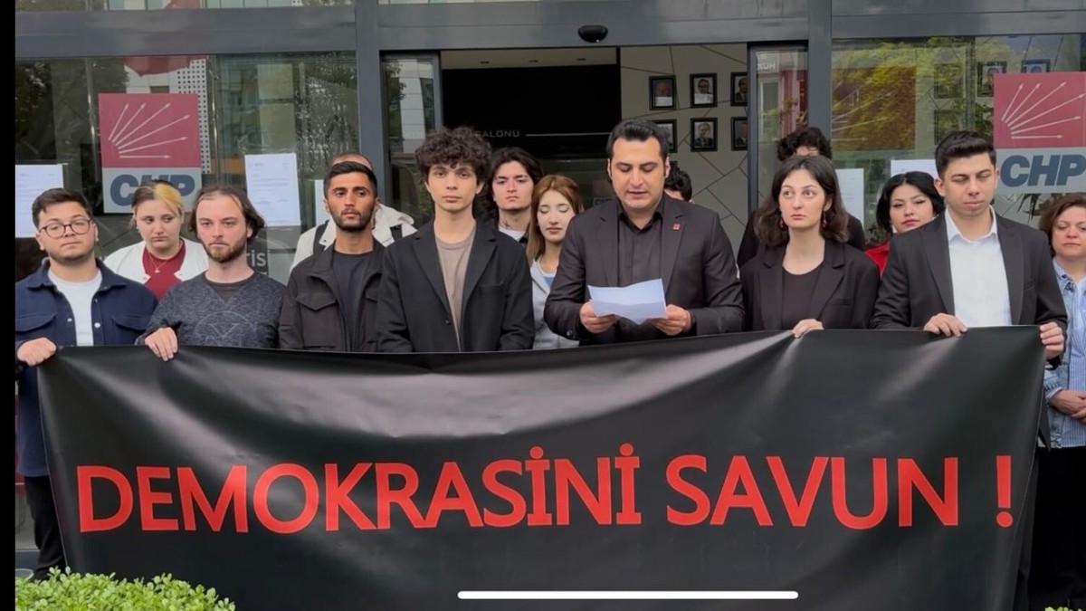 Görevden alınan CHP’li gençlik yönetiminden açıklama