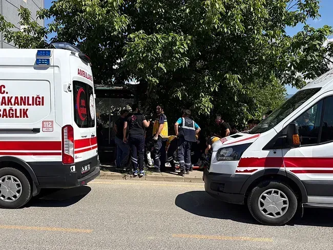 Ortalık bir anda karıştı! 4 kişi hastanelik oldu