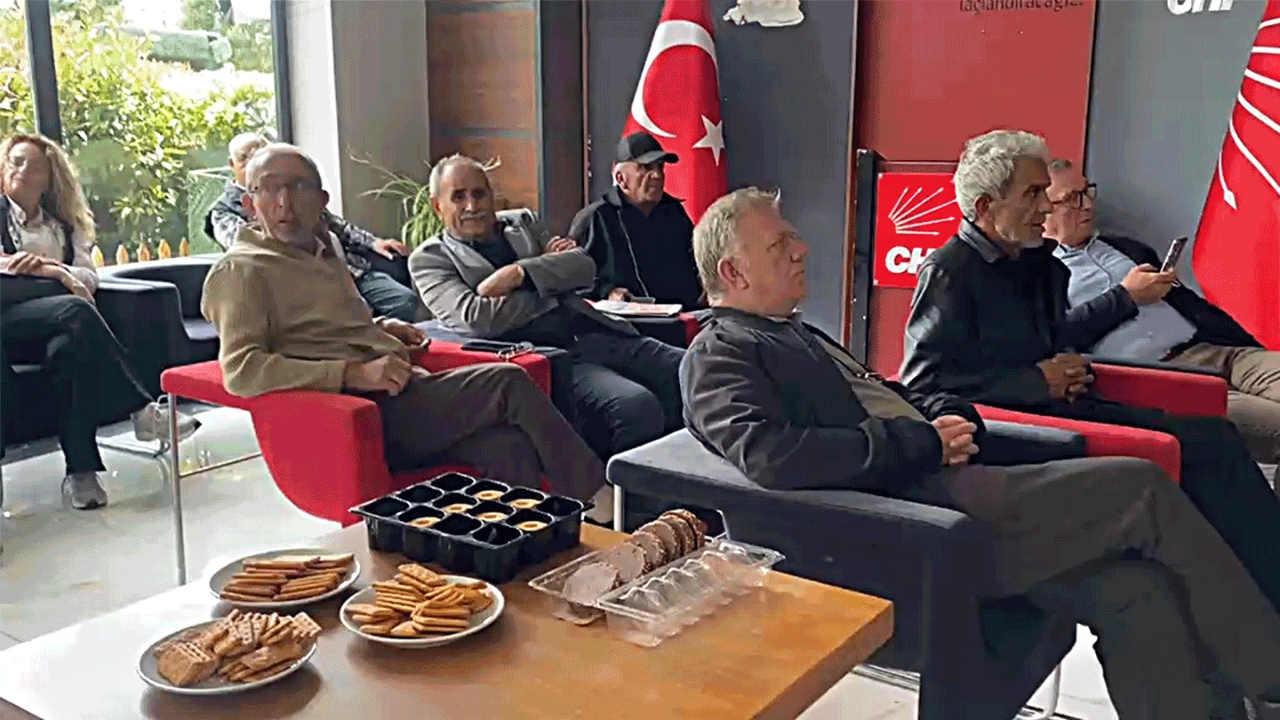 Ankara’daki kriz Sakarya’da ekran başında takip edildi