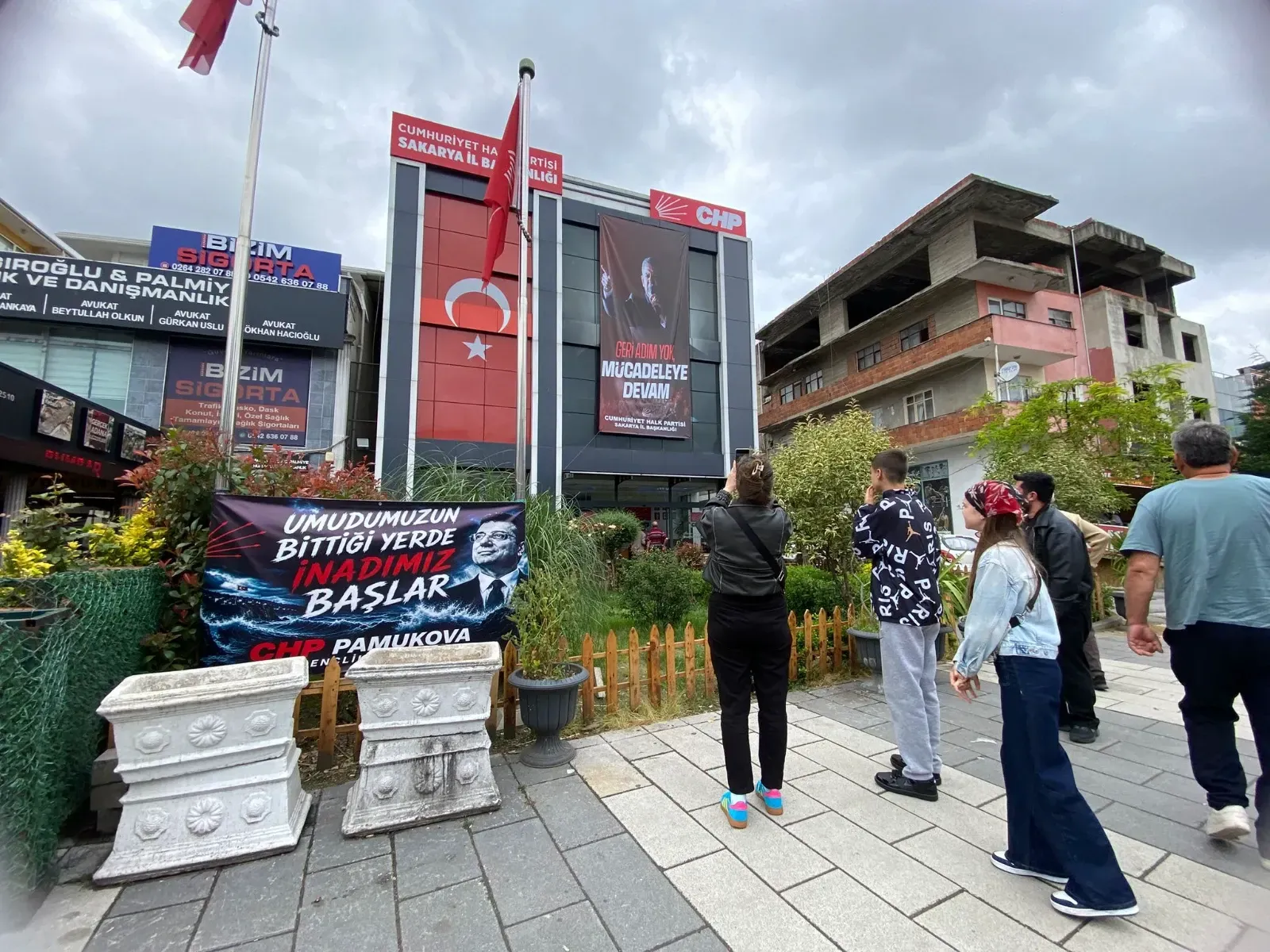 CHP Sakarya'da binaları teslim etmemek için direniş hazırlığı başladı!