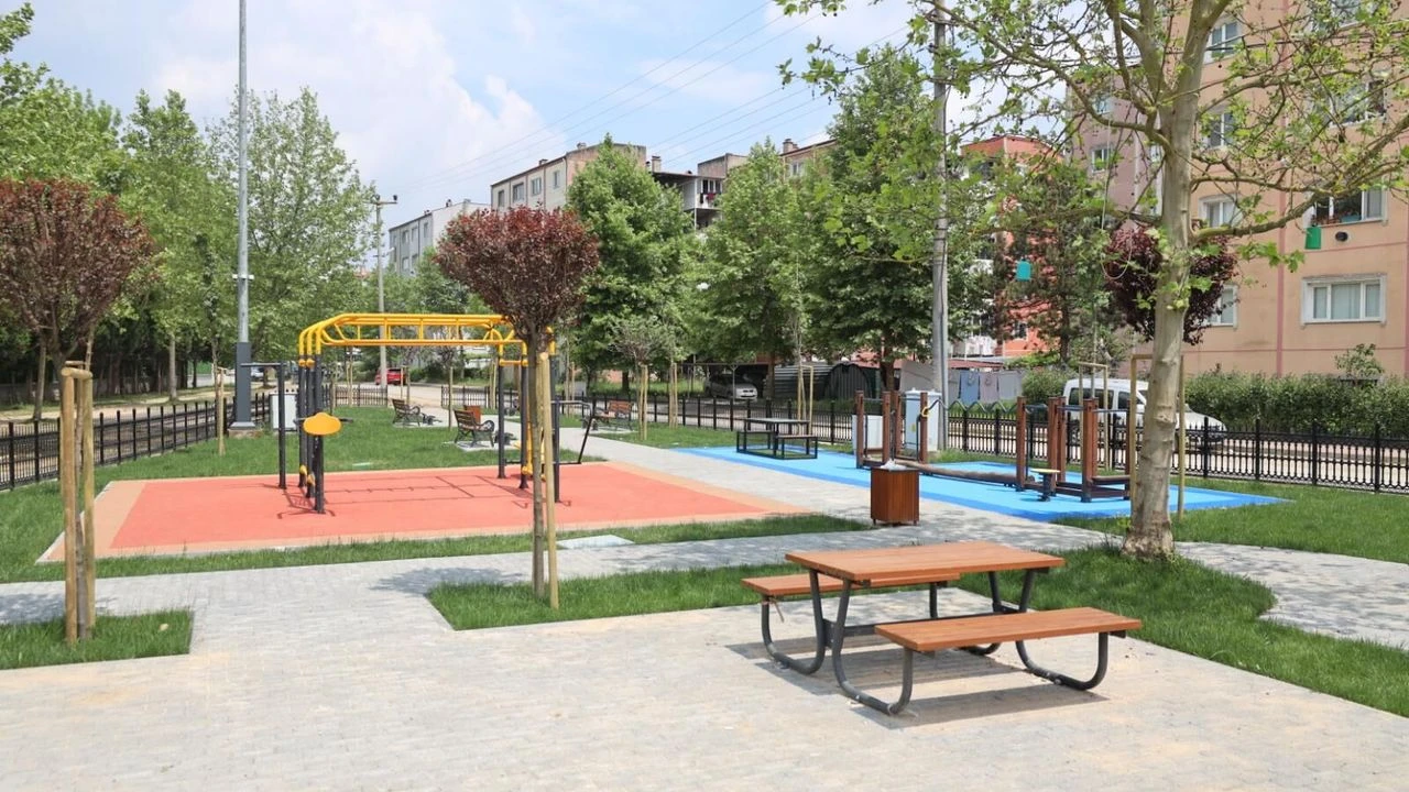 Ferizli’nin Yeni Yaşam Alanı Açılışa Hazır: Atatürk Parkı Gün Sayıyor