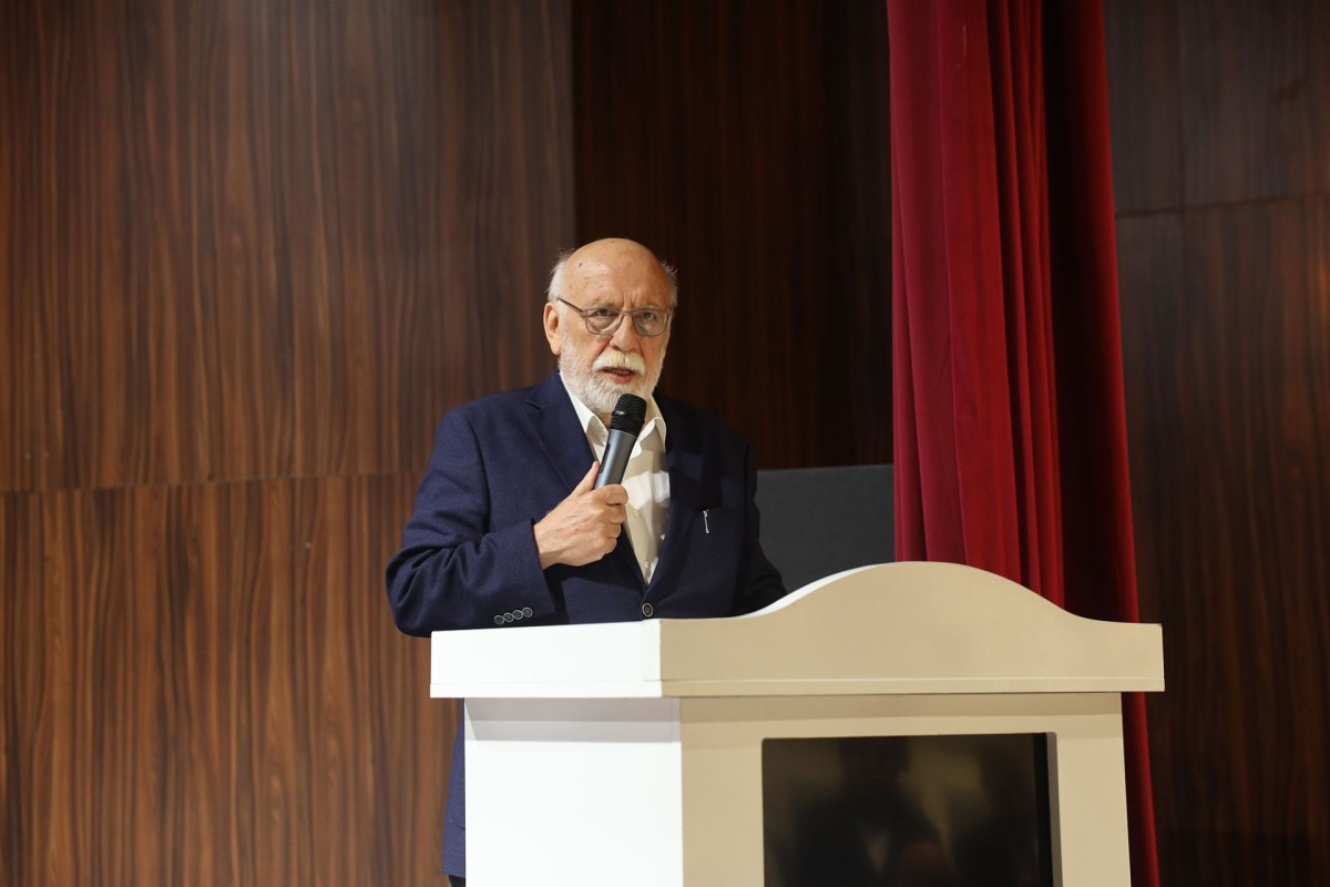 Eski Bakan Nabi Avcı Sakarya’da konuştu: “Modern dünyanın bunalımı” AKM’de ele alındı