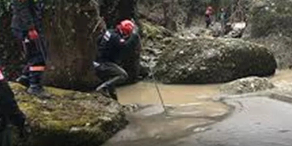Hendek'te dere alarmı! Akıntıya kapılan şahıs için seferberlik başlatıldı