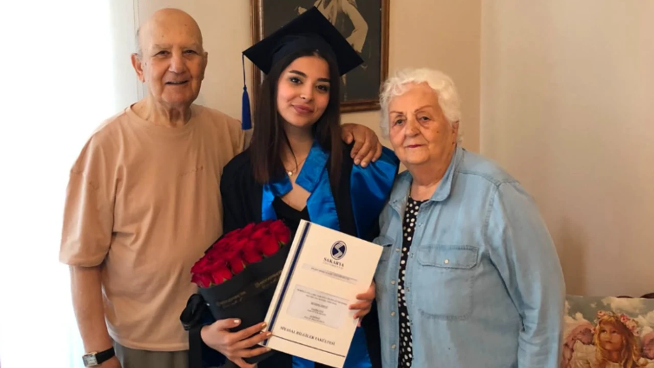 Vali Büyükakalın’ın mutlu günü: Torunu SAÜ’den mezun oldu