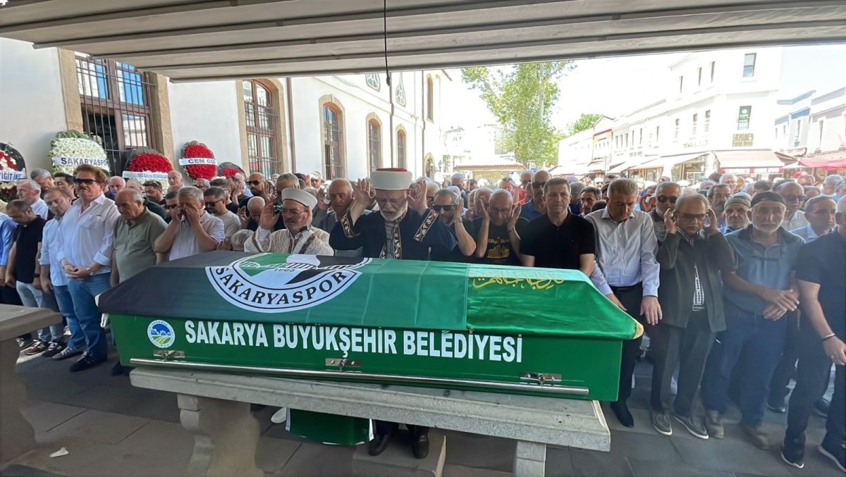 Sakaryaspor’un efsane ismi Sabri Küçük son yolculuğuna uğurlandı