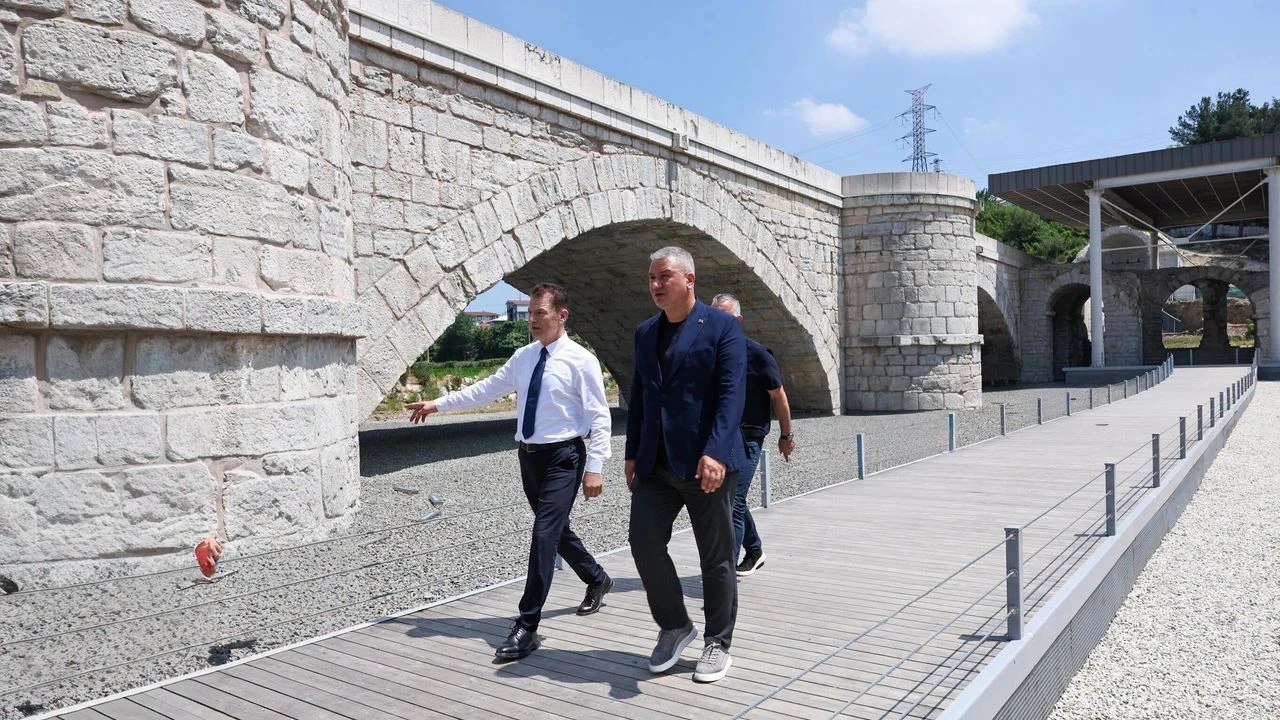 Başkan Çelik, Kültür Yolu Festivali öncesi Justinianus Köprüsü’nü inceledi