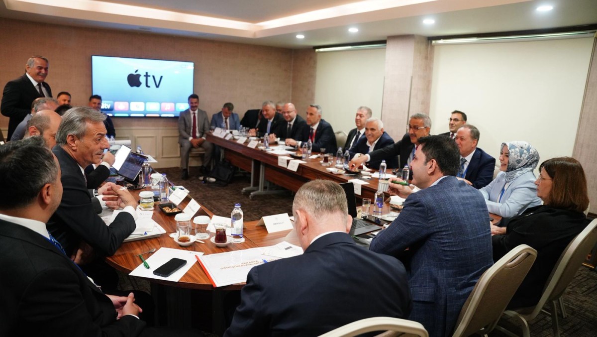 Sapanca Kampı’nda Bakan Kurum ile istişare