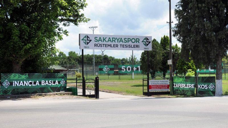 Sakaryaspor’da sözleşmeli futbolcu kalmadı