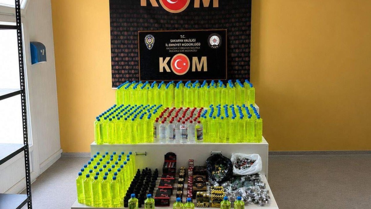 Emniyetten kaçak alkol operasyonu: Tonlarca sahte ürün ele geçirildi