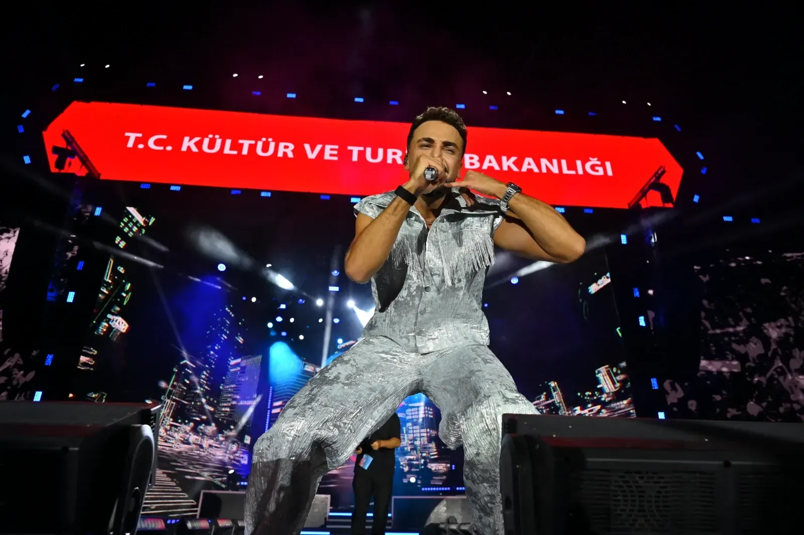 Sefo konserine büyük ilgi! Binlerce hayranı festival alanını doldurdu
