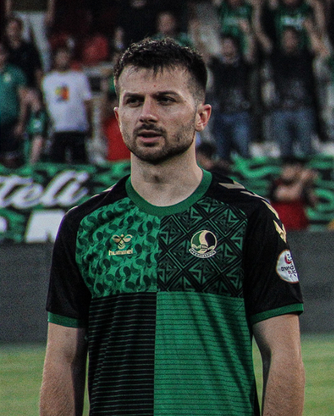 Murat Cem Akpınar engeli aşıldı