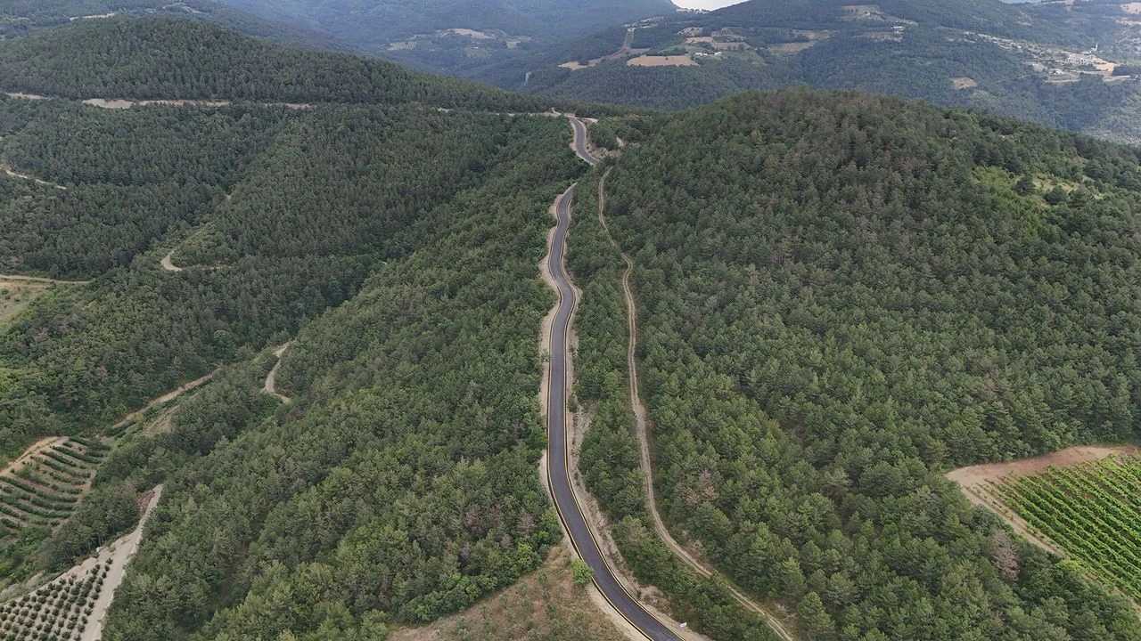 Geyve Alıplar'ın 9 kilometrelik yolu yenilendi: Ulaşım süresi 5 dakikaya düştü