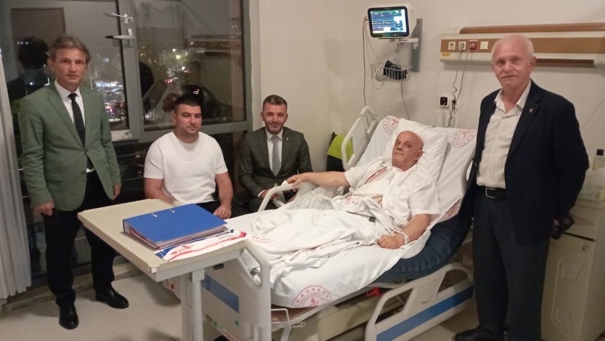 Balçok'a hastanede geçmiş olsun ziyareti