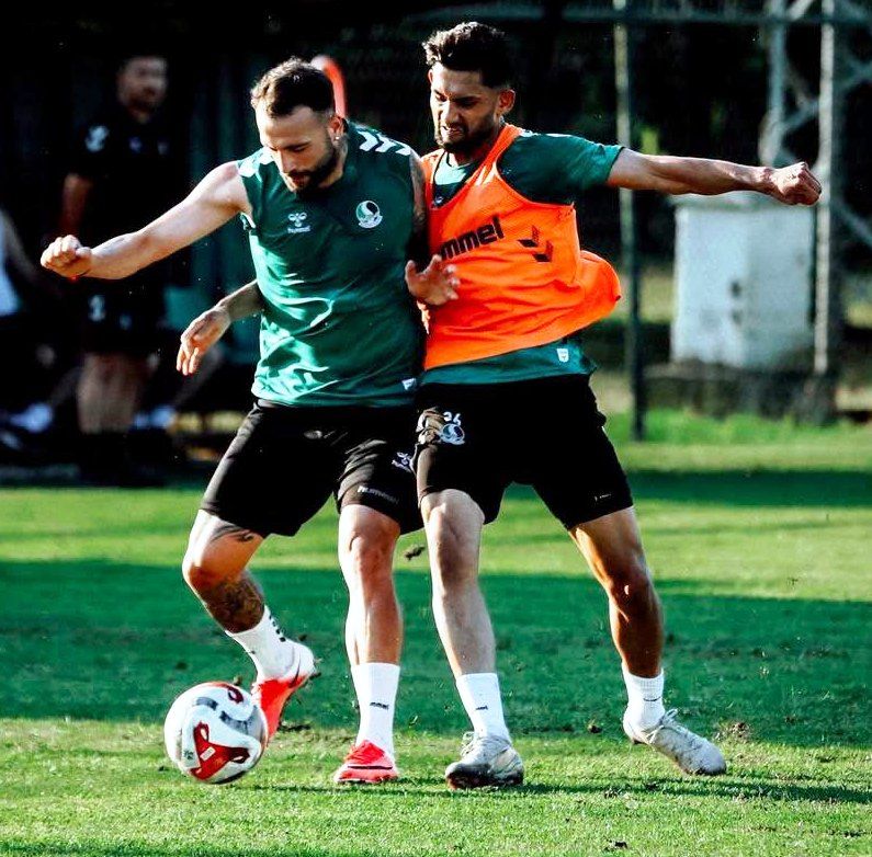 Sakaryaspor’da 15 yeni isim geldi! Sıra kritik takviyelerde