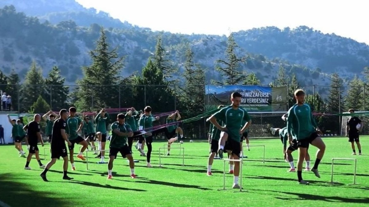 Sakaryaspor Davraz kampına başladı