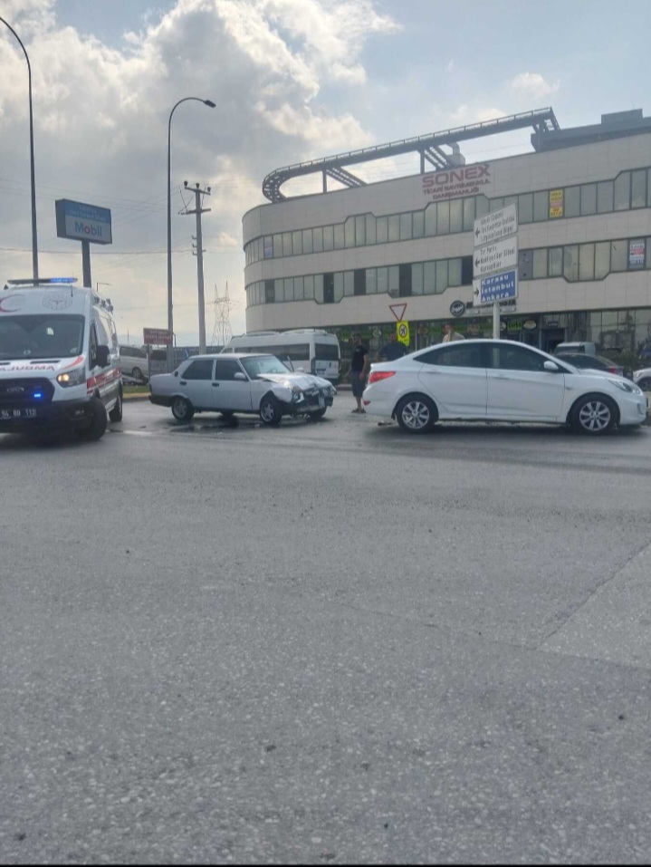 SATSO Kavşağı'nda görünmez kaza: 1 kişi yaralandı
