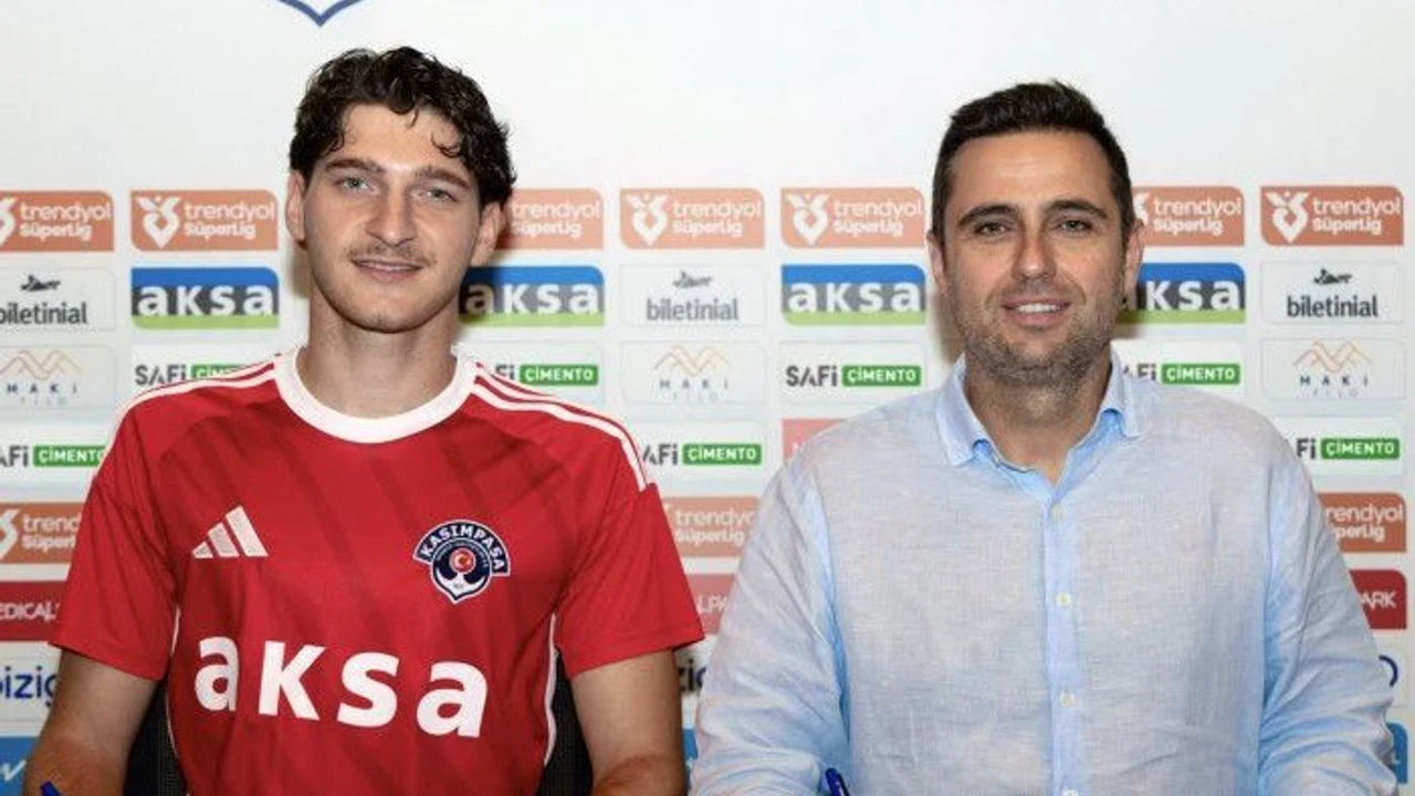 Sakaryalı genç futbolcu Süper Lig’e transfer oldu!