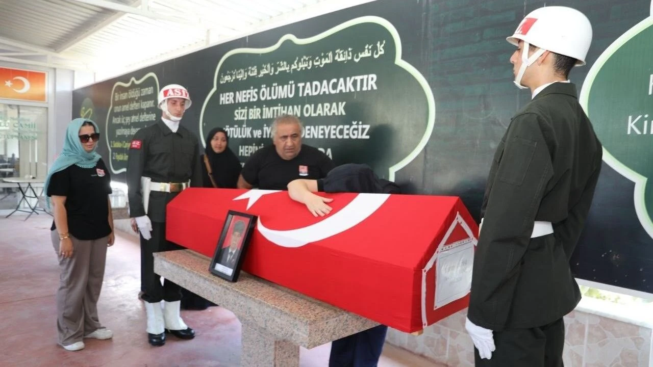 Kıbrıs Gazisi, resmi törenle son yolculuğuna uğurlandı
