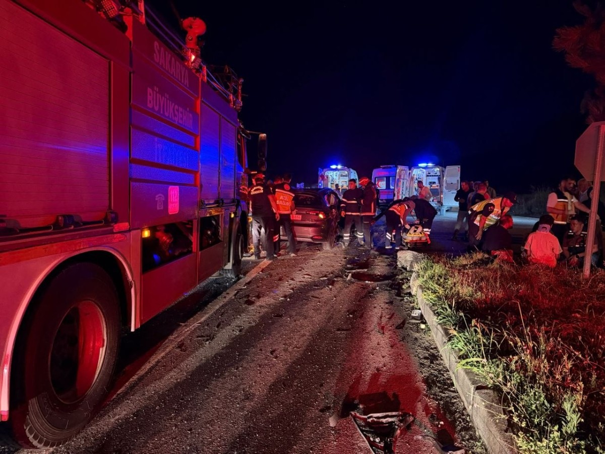 Tatil yolunda feci kaza: 5 kişi yaralandı