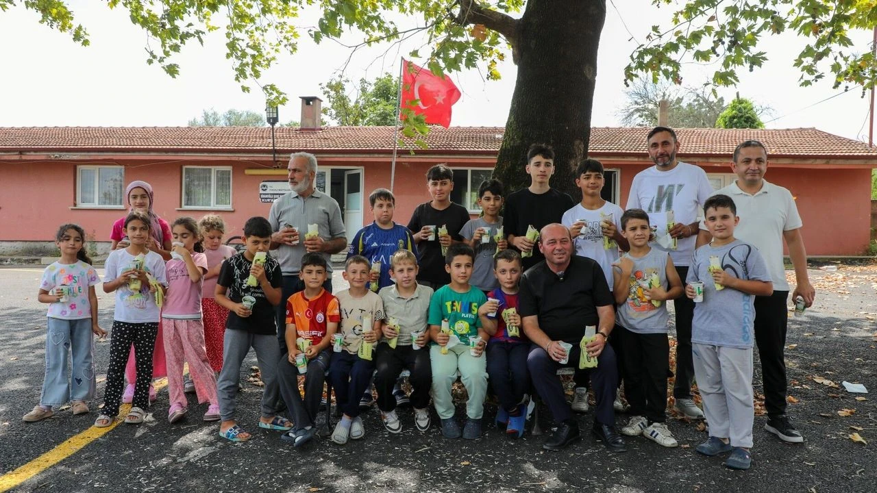 Öğrenciler istedi, Başkan Ata çiğ köfteyle geldi